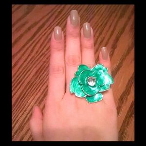 Green flower ring
